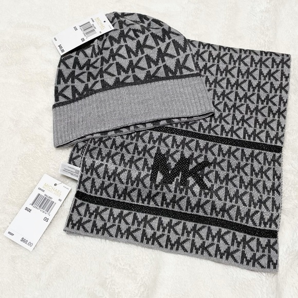 New MICHAEL KORS MK Logo Cuffed Beanie Hat & Scarf Set - Picture 11 of 12